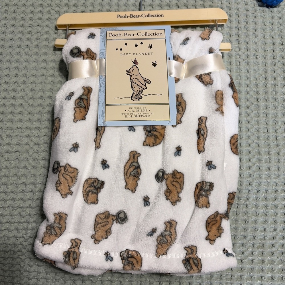 NEW Vintage Style Winnie the Pooh Bear Collection Plush Baby Blanket 30x40
